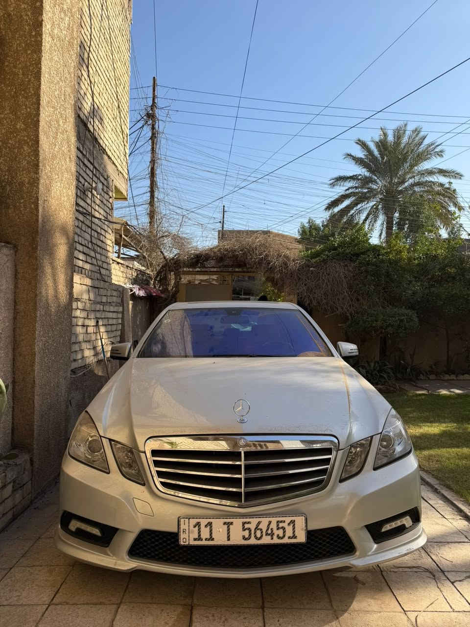 للبيع مارسدس E350 موديل 2011 وارد امريكي حادثها جاملغ وبنيد بدون شواصي الباقي مكفول ماشيه 110 حقيقي فول مواصفات جاهزه كير مكينه صدر خلفي امامي جديد مابيها اي نقص خير من الله رقم بغداد انكليزي بسمنه تحويل ثاني يوم السعر 160 مكانها بغداد الشعب للستفسار ***********
