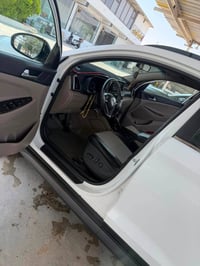 توكسان موديل 2020خليجي فول موصفات  بيها ضربه جاملغ وبنيد السعر 165وبيه...