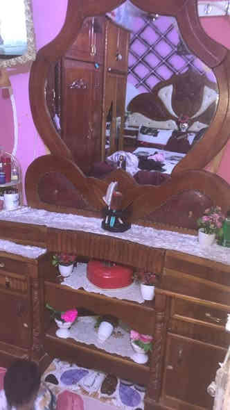 غرفه خمس بيبان نضيفه رايدنه ب700شراي يتصل *********** العماره حي الوحده لي تفق وياهم يراسلني ✅
