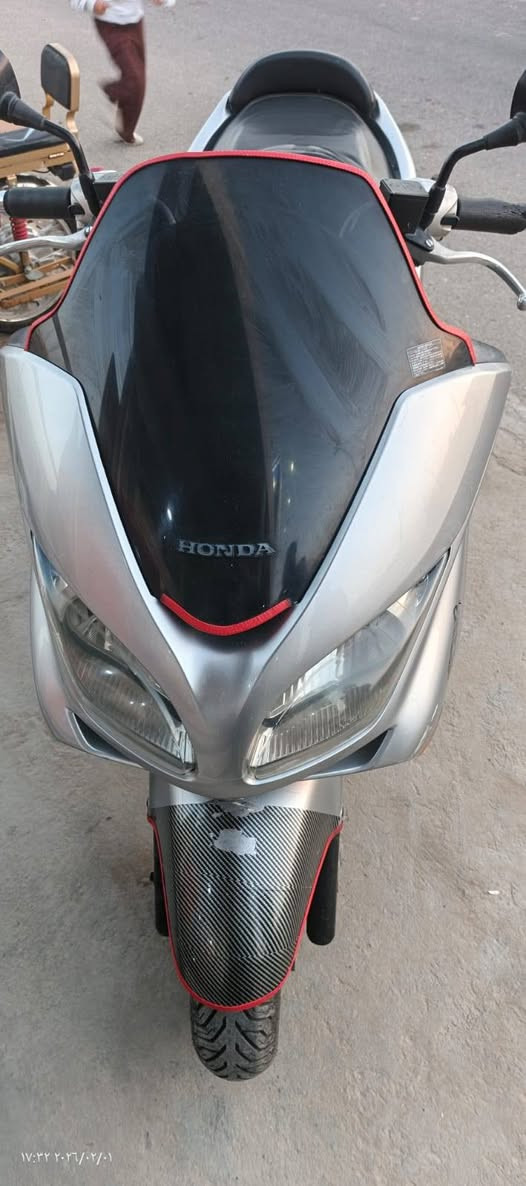 السلام عليكم.. دراجه فورزا لون رصاصي 🏍️0.8 كرستال 💎 محرك مكفول  كهربائيات فول  لايت زنون مسجل بلاتوث اواكس سماعات تايرات جديده كلجات نشاط فول اكلاجات عميه بلاد بيه كمرك اصولي كامل من كلشي دراجه خير من الله نوزل فيت بم جديد.... السعر 11 ورقه ونص او بيه مجال الطيبين الشراي يتصل *********** المكان الرمادي الجزيره البوذياب
