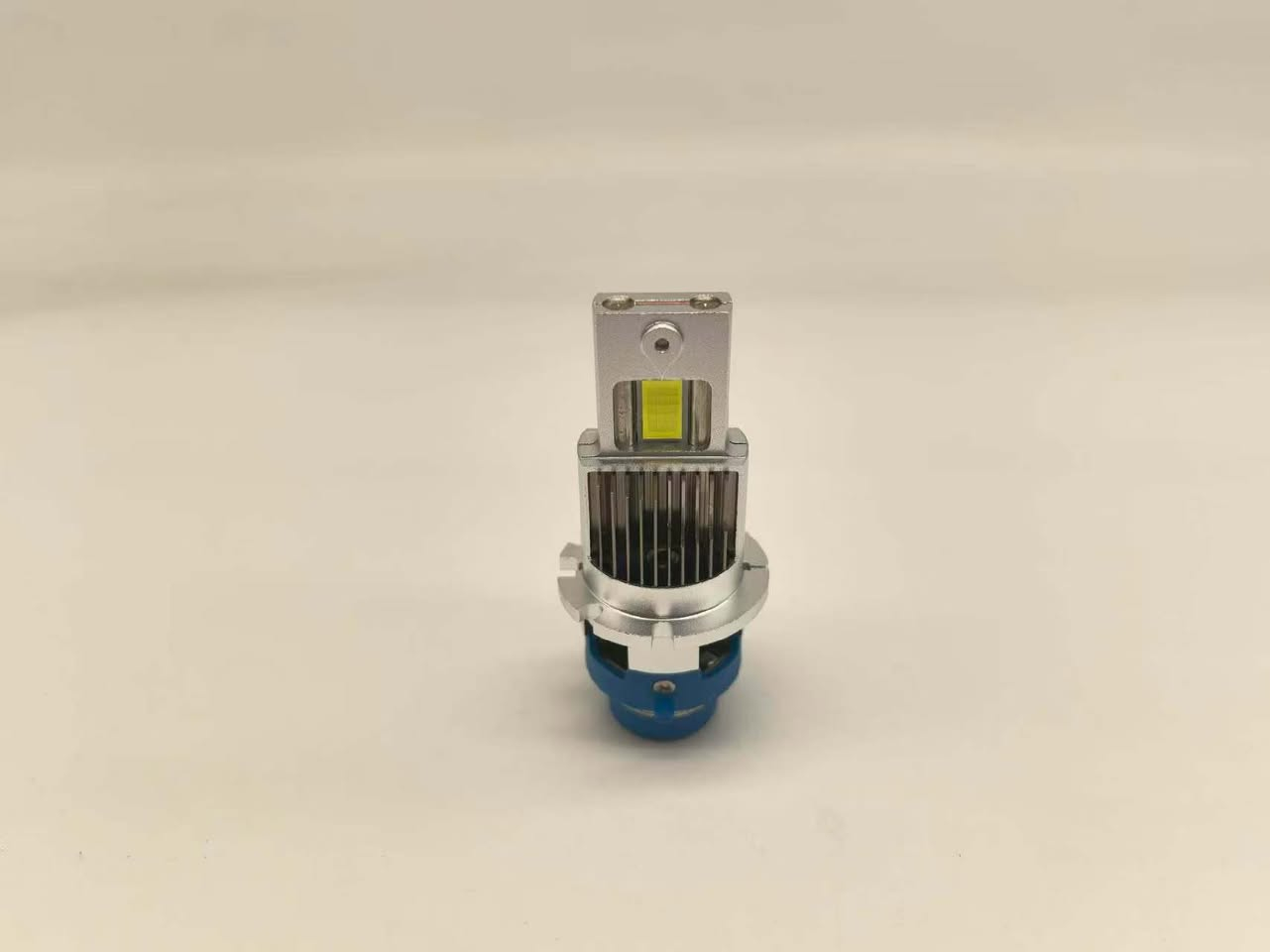 LED headlights for cars


**إذا كنت صاحب هذا الإعلان وتريد حذفه لأي سبب، رجاءا أرسل رسالة إلى الدعم الفني**