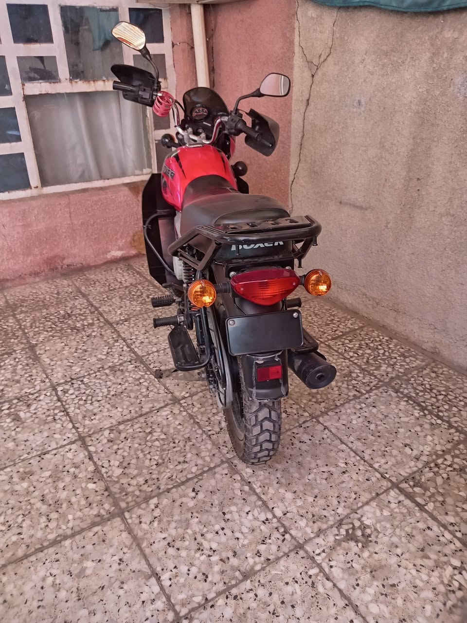 السلام عليكم دراجة بوكسر للبيع موديل 23 نظيفة وحلوه وخير من الله مكفوله من المكينه والكير السعر مليون و650 قفل أوراق اصوليه كاملة بس اتروح اترقم العنوان بغداد الخطيب رقم الهاتف *********** متواجد واتساب
