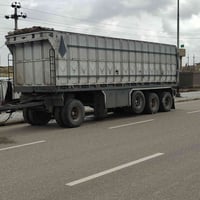 مقطوره قلاب لبيع طول ٩ متر دنكير ١٤ صيني ارتفاع ٢ متر السعر ٢٠٠ وبيه م...