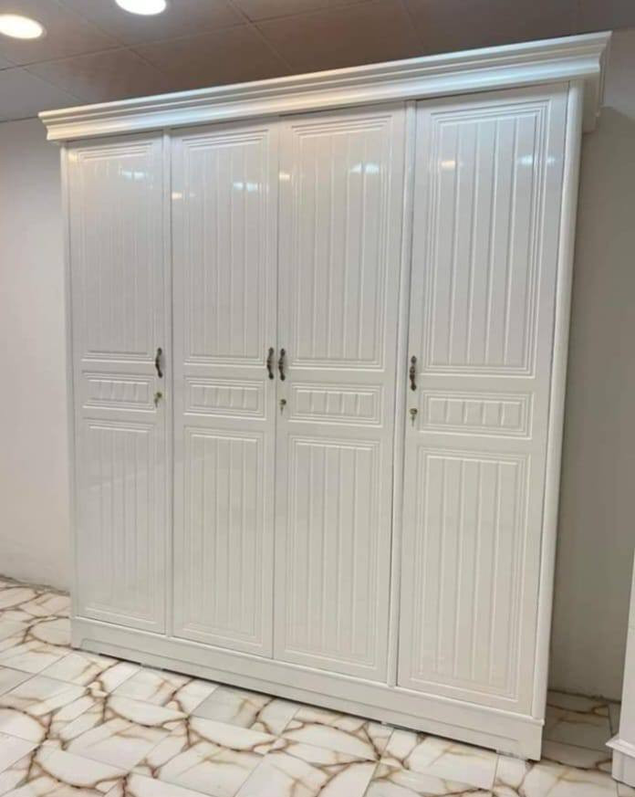 جميع تجهزات غرف وچرابي وميز تواليت جميع  موديلات موجود عندي الاسعار مناسبه كربلاء المقدسة طريق حر الإعدادية الصناعه  ***********_____*********** علي البغدادي لتجهيز غرف نوم
