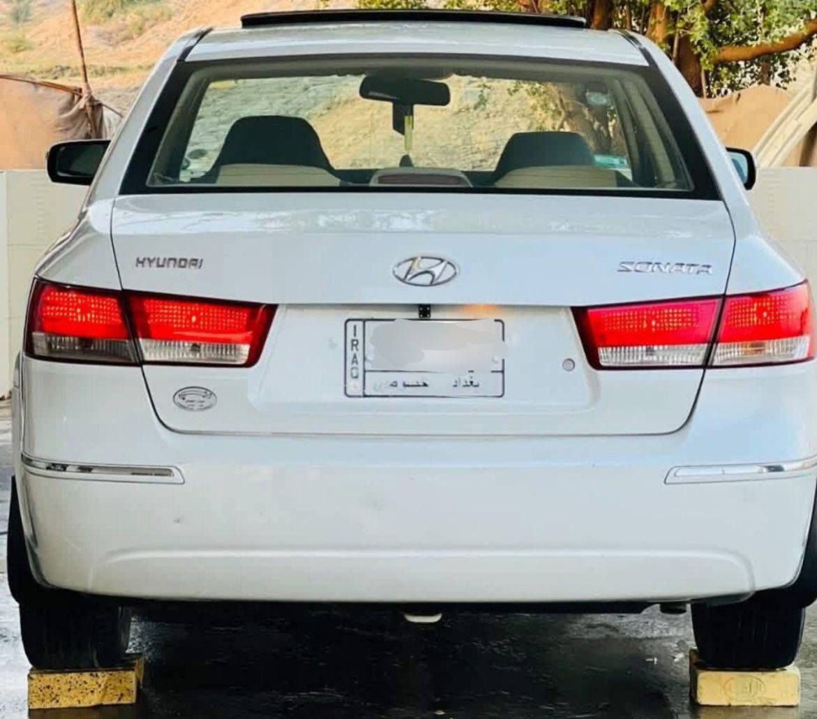 السلام عليكم 
سوناتا مقدس 2011 خليجي 
بيه صبغ جاملغين امامي 
فول مواصفات
  فتحة سقف بانوراما
اشارة بل مري 
 داخل بيجي 
  اربع دسكات 
مكينه 2400 دوش
كير 6نمر  
رقم بغداد
سيارة باسمي
للاستفسار ***********
السعر 137 وبي مجال
