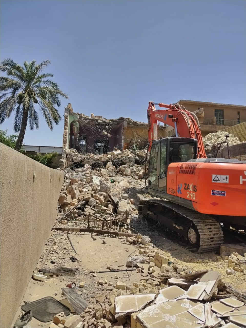 بسم الله الرحمن الرحيم مستعدين للتفليش الديور السكنيه بطريقه جيده باسعار مناسبهم كافه اصناف التفليش باداره ابو حسين تفليش النجف الاشرف  //***********
