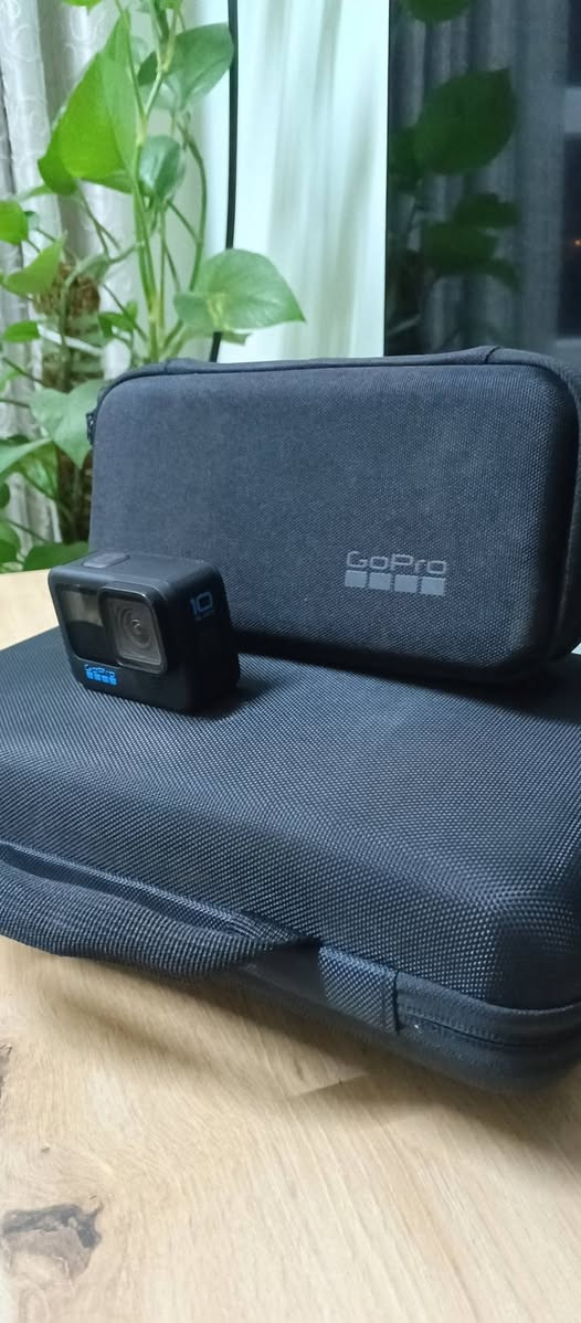 سلام عليكم 
كاميرا كوبرو 10 اخت الجديدة مع جنطة مدرعة اصلية من نفس الشركة....  مع حقيبة اخرى تحتوي على عدد متنوعة للكاميرا .
السعر 350 الف 
هاتف *********** 
ساكن في بسماية
