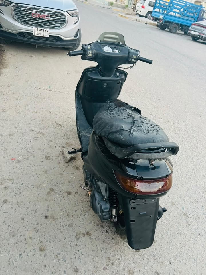 دراجه فراشه نضيفه كلش مكينه ما مفتوحه نقصه فقط باتري مابيهه دبلات كلشي شغال مستعجل عله بيعته *********** قضاء المدينه 325وبيه محال
