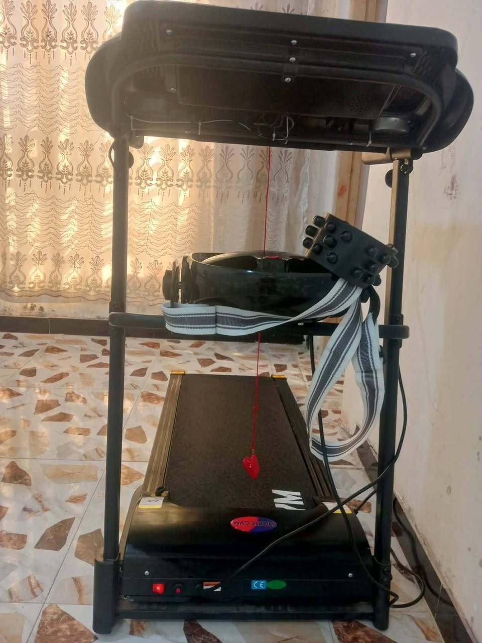 السلام عليكم جهاز جري جديد للبيع صارلي شهر واحد من اشتريته السعر 350الف وبي مجال  بسيط رقمي *********** بغداد الغزاليه
