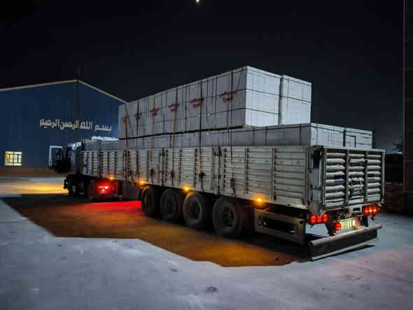 السلام عليكم للبيع عربانه حدادة ابو حيدر تركيه طول ١٣ و٦٠  اربع محاور جوبلس 2 رفاعات تخم تاير ما مشتغل تخم بنز شرط تخم جوبلس عربانه جاهزه مابيها اي نقص 
سعر 120 ورقه وبيها مجال بدون فصخ وربط
 الشراي يتصل ***********
***********
