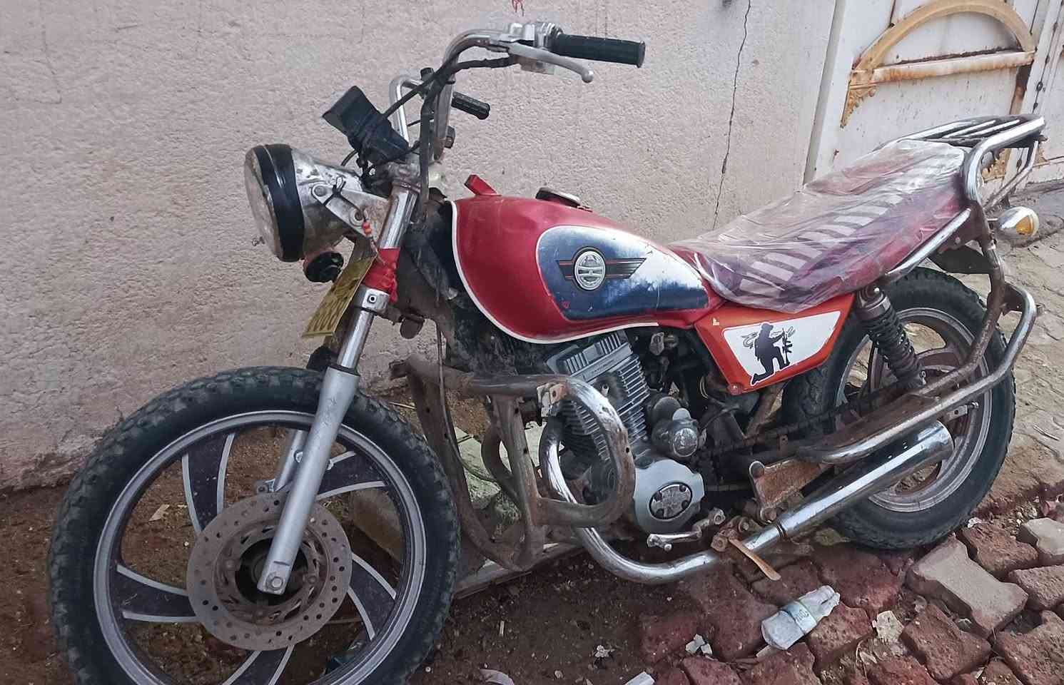 السلام عليكم دراجه تايموته 2015 للبيع السعر 300 وبيها مجال للشراي
محركها ناعم ودراجه خير من الله 
المكان قضاء الإصلاح 
الهاتف ***********
