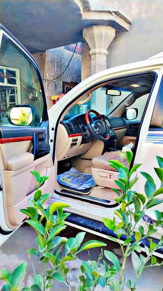 سلام عليكم  اخوان من رخصه مدير الكروب
عندي لاند كروز gxr 2012 للبيع
فطيم كامل مواصفات
سياره مكفوله بيه شويه كارت باب السايق
كير
محرك 
حداديه شركه
شاشه
6سلندر
3قطع تبريد
فتحه 
كشنات جلد +كهرباء 3دكم
فور ويل
بصمه تشغيل 
بصمه ابواب
تخم تاير دلوب
نظام ثلاث وضعيات قياده
هوك ابلادي
حساسات امامي خلفي
اشاير بلمري
كشافات زنون
عالي ناصي
العنوان بغداد 
الاستفسار والاتصال على الاقام الموجوده 
***********
***********
