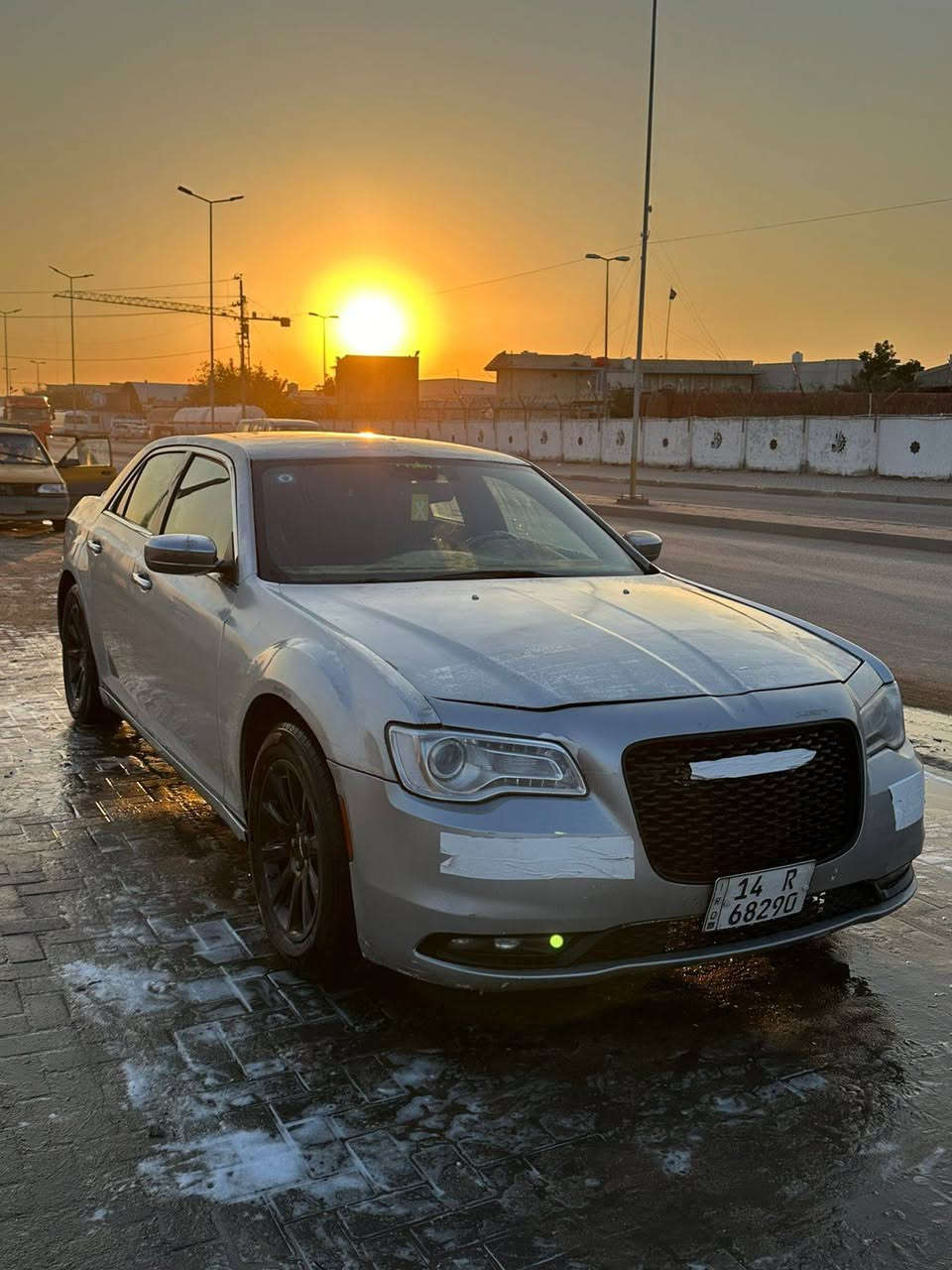 سلام عليكم
اوباما للبيع مديل 2012 السياره 
ضربتها شبر بلمثلث مال الباب الوره الصدر 
السياره مصبوغه حزام عده القماره بيه 4 اصابع صبغ بس
السياره خزن ميموري 

كلاصات تبريد وتدفئه

تحكم كشنات 

تحكم ستيرن

السيارة فول عده الفتحه 
السياره بيها تخم تاير جديد 
صدر امامي جديد 

السياره مجورده يرادله صبغ 

السعر / 120$ 

الرقم /***********
