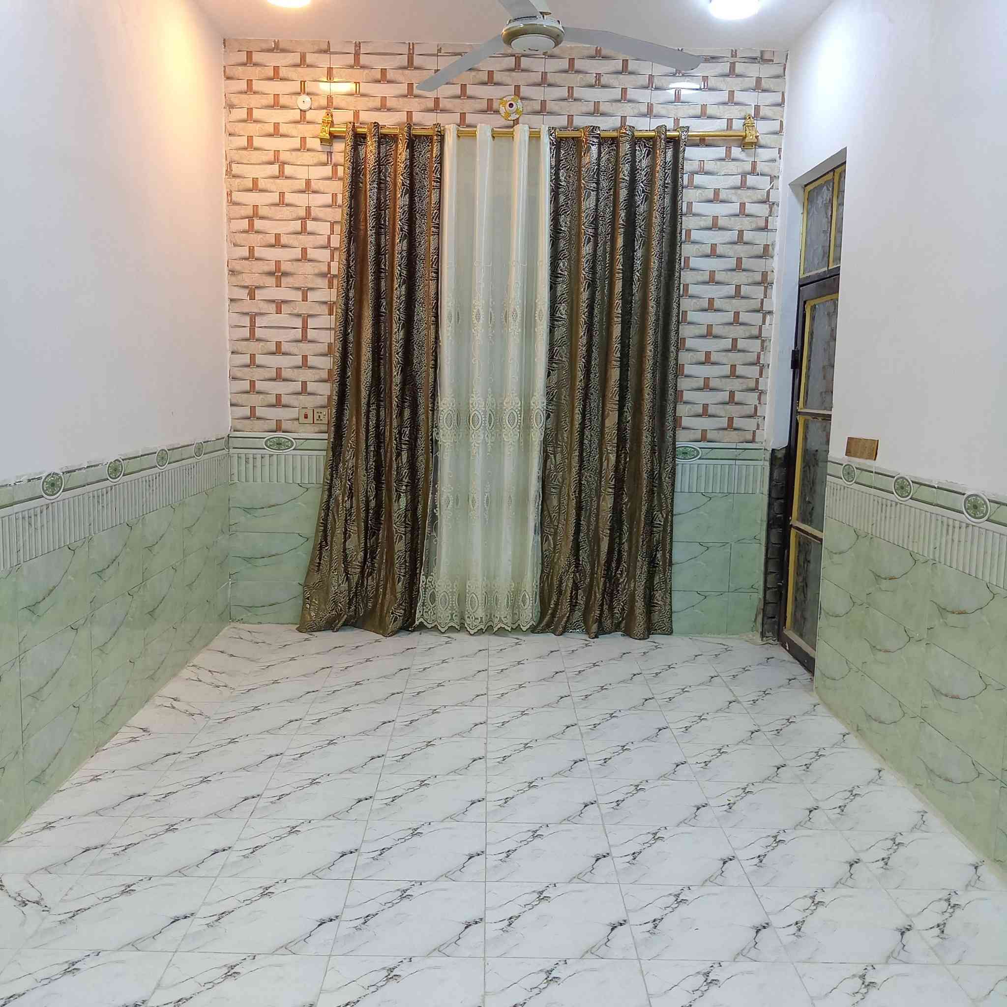 السلام عليكم ورحمة الله وبركاته بيت للبيع ١٥٠ متر بنا طابوك وصب مركزي وعالي عن شارع بنا درجة أولى قرب مشروع الماي بشارع كطران الشلبي ***********
