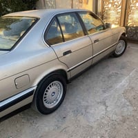 بي ام دبليو ٥٢٥ • ١٩٩٠ • بدون صبغ