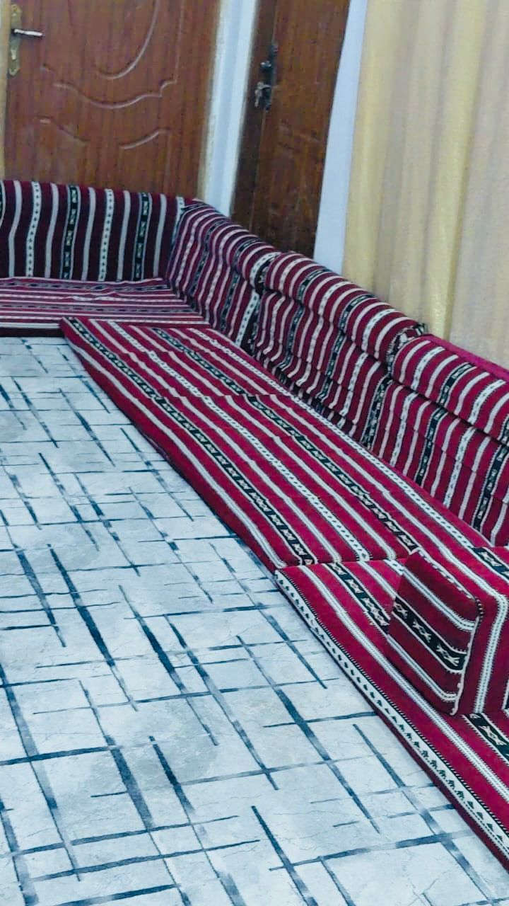 جلسه عربيه  اخت الجديده 14متر مقاعد 7
السعر 400وبيها مجال 
مكان بصره
***********
