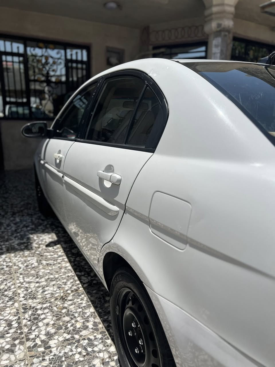 سلام عليكم
اكسنت 2009بغداد باسمي شرط التحويل بيه طخه بسيطه جو البكلايت وقبق الجنطه مبدل اصلي بدون دواخل ضربه جاكوج بالحوض ماكو  العنوان بغداد الدوره هورجب ***********

