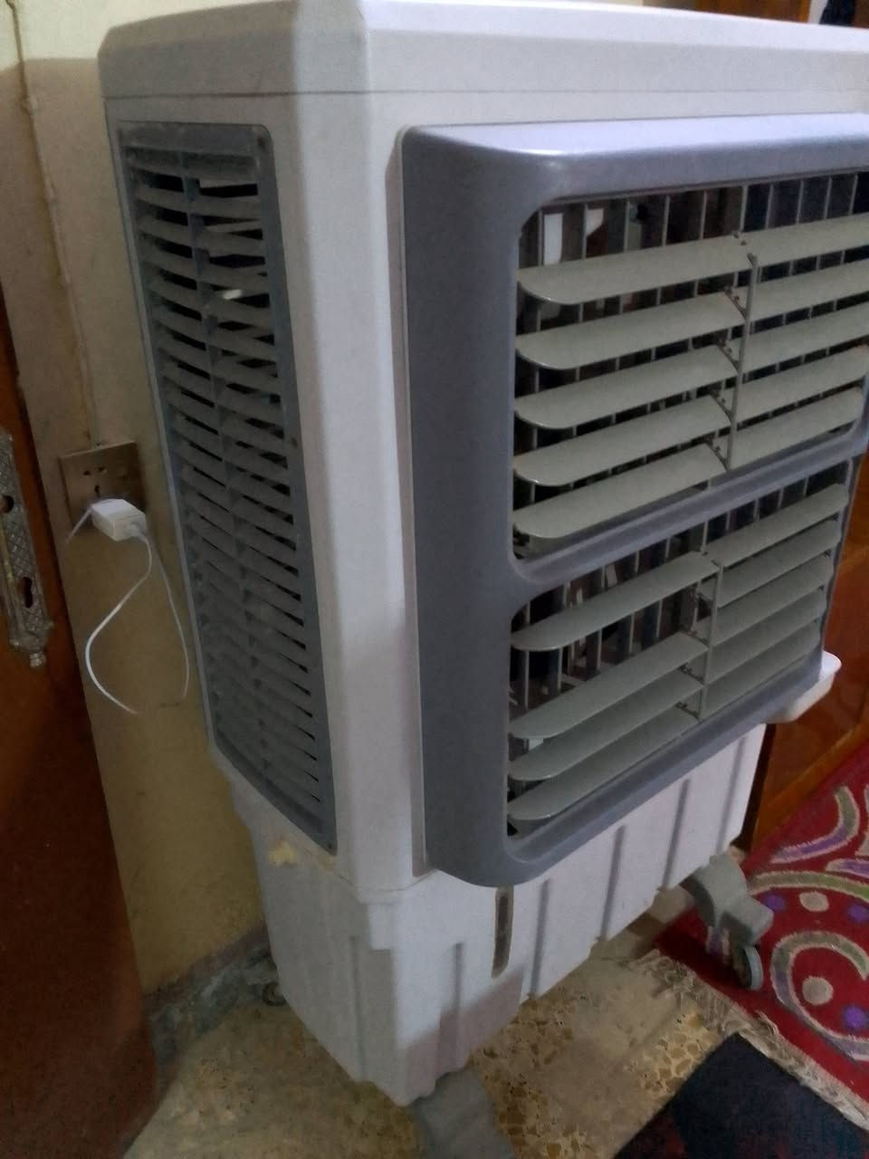 السلام عليكم
عندي مبردة هواء جديدة ونظيفة ضخمة موسم واحد مستعملينها شغالة تبريدها جيد سعرها ب ١٠٠ الف مكاني مركز ناصرية بحي الصالحية بالقرب من شارع العروبة على شارع ابراهيم الخليل عليه السلام يم مجمع حمودي لبيع الدراجات الناريه وبصفه محل تصليح البلازمات اسمه فاضل الحسناوي بالفرع على ايدك اليمنى مقابيل الحديقة تلفون ***********

