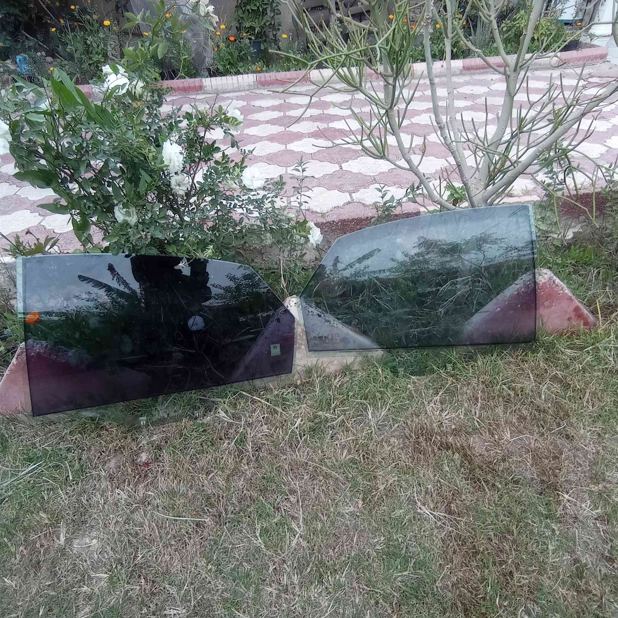 السلام عليكم هذن جام امامي وخلفي مال راف فور موديل2016او2017السعر ب150الف وبيهن مجال بسيط المكان بابل الدبله للاستفسار الاتصال على الرقم ***********
