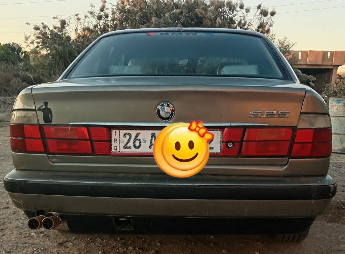 سلام عليكم للبيع بي ام حجم 525iاصل محرك مسكر عدل كير عادي السياره بسمي رقم صلاح الدين انكليزي سنويه لل2030 هزه جديده صدر خلفي امامي جديد تبريد شغال كشنات جلد كهرباء  ارباك دبل جكمجه دبل كمبيوتر وماوس وفتحه 3 حركات كير رياضي كلشي شغال بيهة للبيع فقط سعرهة55 وبيهة مجال مكاني صلاح الدين مكيشيفه*********** بدون مراوس فقط بييييع وبدون اقساط نقد فقط
