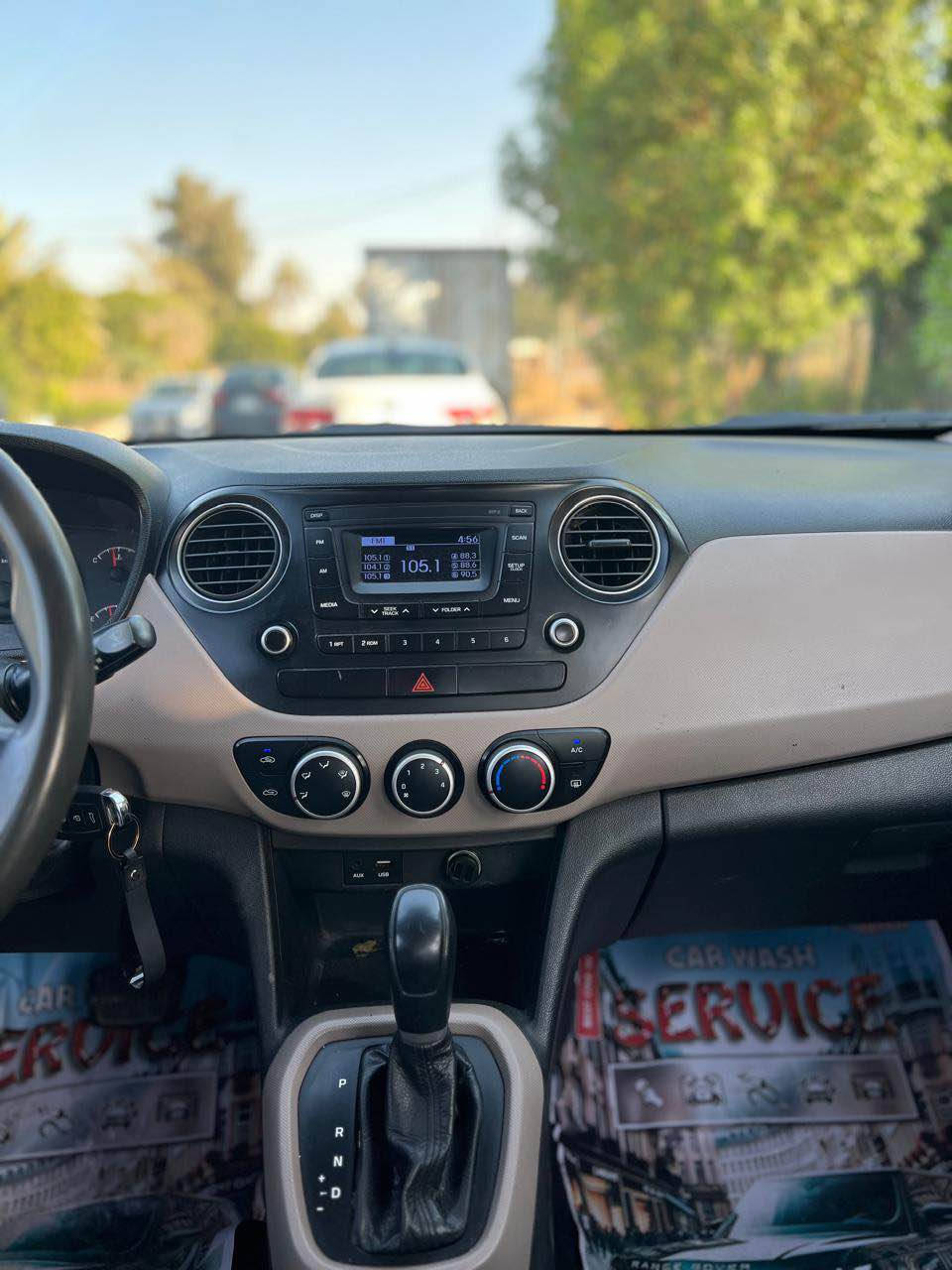 السلام عليكم 
 هونداي i10 كراند صندوك موديل 2016 خليجيه لون ابيض 
بيها فقط الجاملغ الامامي صبغ بدوووون دواخل 

رقم بغداد باسمنا تحويل مباشر 
ماشيه 55 km حقيقي 
يعني ب النسبه للموديل ماشيه شي كلش قليل 

سياره جديده وجاهزه مابيها اي نقص 

السعر :- 89 ورقه وبيها مجال جدا بسييط 

للاستفسار :- مكان السياره بغداد الصليخ *********** بغداد, العراق
