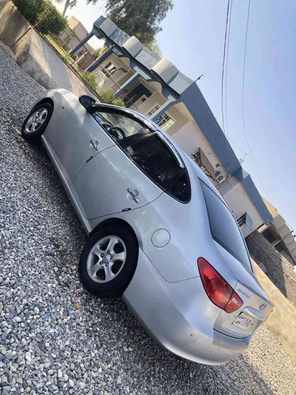 سلام عليكم 
افانتي 2010 
رقم نينوى شرط تحويل 
بيها كابون بنزين 
دكشن عالي 
محرك 1600  vvt 
السعر 120 بيها مجال ..؟
الرقم/ ***********
