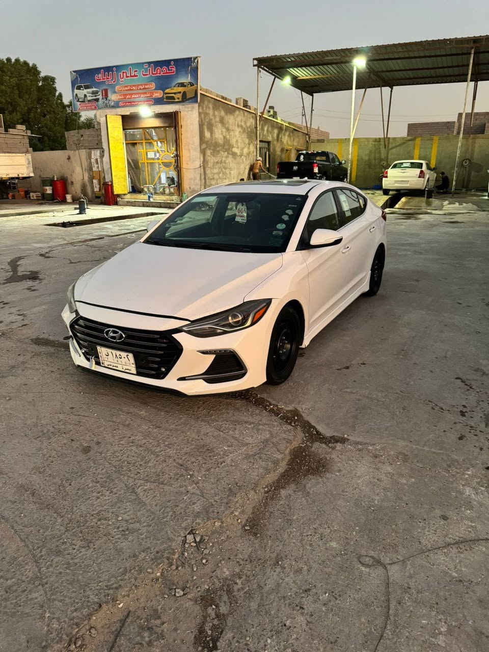 السلام عليكم
النترا 2017 البيع السياره وراد كندي
بيه طخه بلخشم وبنيد مقسم والباقي كله كفاله
فول مواصفات فتحه كشنات جلد السياره اخر فه
مكين الف وستميه تيربو جيدي اي كير عادي السياره كلش حلوه ماشيه 92 الف  حداده مال شركه مامبدله شرط تبريد ثلج السياره ماطالعه ضامه بلكراج رقم بصره تحويل
السعر 130 وبيه مجال  
العنوان البصرة الزبير *********** #***********
