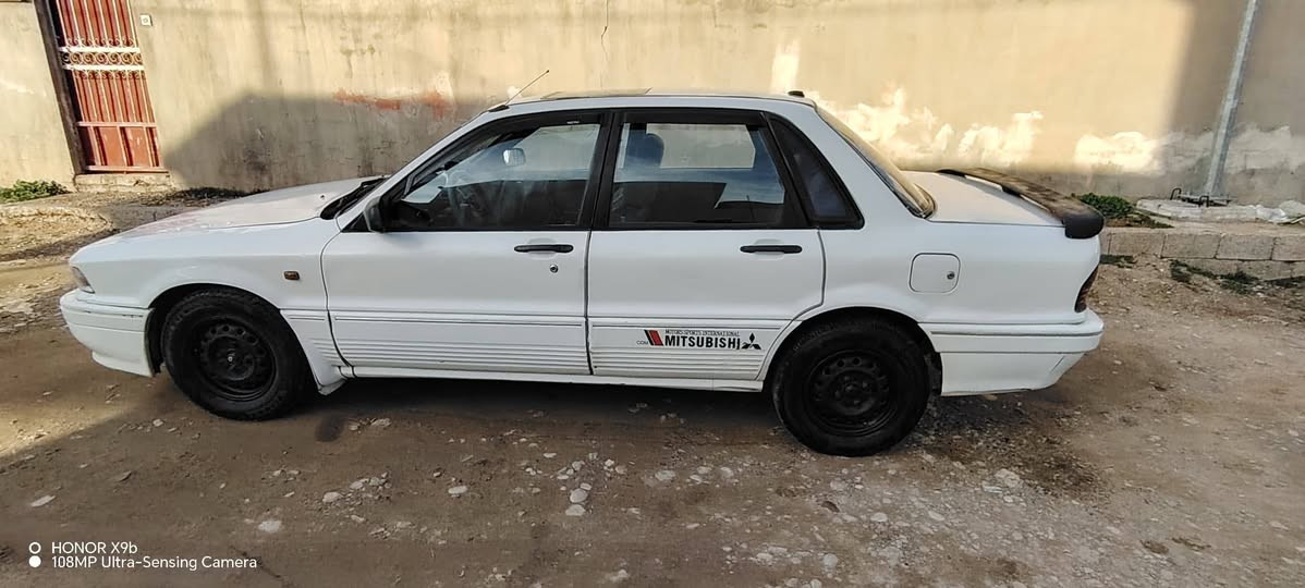 سلام عليكم
گلاند ميستبوشي
موديل 89 محرك 63
رقم سليمانيه سنويه 4 تشر صاقطه
بدون حادث بدون ضربه
بطاقه بانزين موجود
صدر خلفي + امامي بشرط
سياره كلش حلوه احله من صوره
سعر 38 $  بي مجال قليل لطيبين
كركوك بنجا علي قرب جامع بخاري
***********  +  ***********
