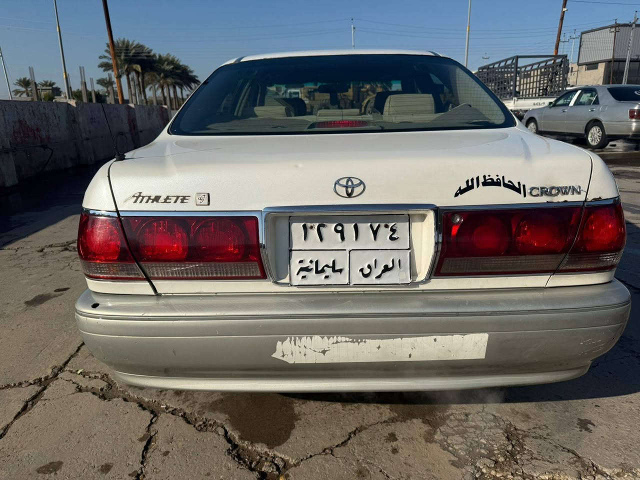 ملكه للبيع السياره بديها حلو مابيها ضربه تخم تاير جديد  باتري جديد داخله كُلش حلو صدرها نضيف
السعر 38 وبيها مجال 
السياره متوفره بغداد
رقم الهاتف ***********
