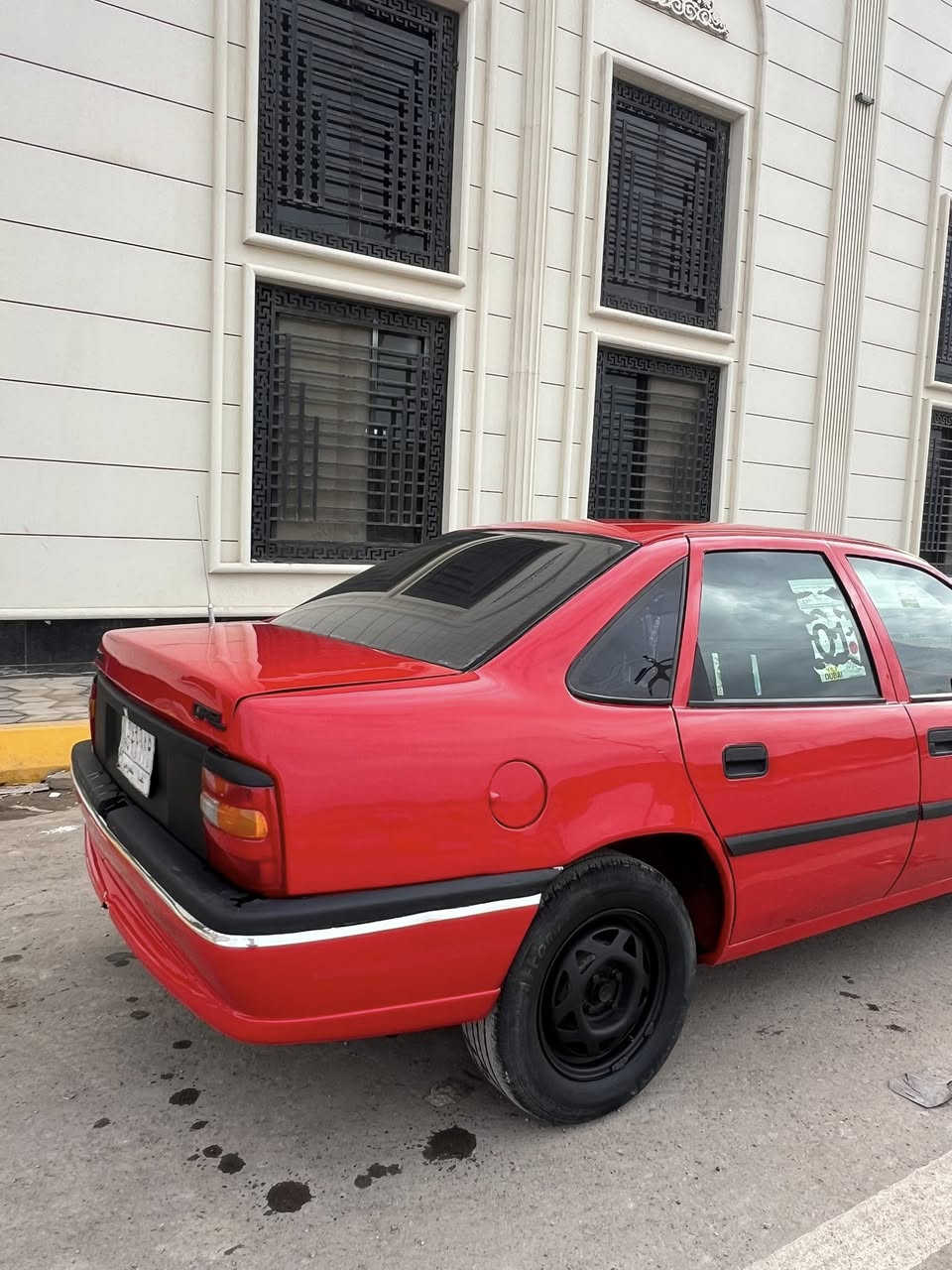 السلام عليكم… الحلال للبيع
اوبل فكترا.   موديل 1991   بسعر 37 وبيه مجال 
محرك شرط  مال كصه 1600 
كير عادي شرط.  بدون عيب 
صدر. جديد تخم تاير جديد بور مشط كله شرط
لايت بكلاتي اصلي مسجل سماعات جديد. 
السياره مصبوغه عام جمالي فقط بدون ضربه صبغ جديد فرن. السياره احله من الصور رقم بغداد سنويه جديده مشروع وطني تحويل ثاني يوم 
محرك / كير / صدر / تخم / تاير / كهربائيات / كله شرط
السياره ناعمه بشكل    بور مشط جديد بسعر 37 وبيه مجال 
مكان السياره تكريت القادسيه ***********
