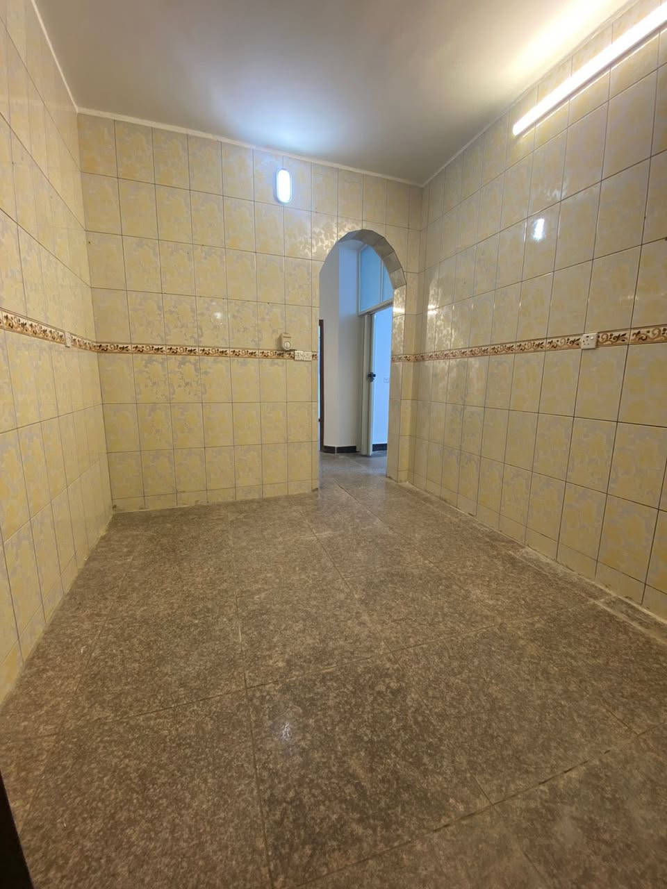 � للإيجار في السيدية 🏡
✨ بيت عائلي مميز بموقع هادئ ✨

📐 المساحة: 100 متر
🚪 مدخلين
🛏️ 4 غرف نوم
🛋️ صالة مريحة
🍳 مطبخ
🚿 2 خدمات

💰 السعر: مليون وربع فقط

📞 للاستفسار والتواصل:
***********
***********

⭐ فرصة مناسبة للسكن العائلي — سارع بالحجز
