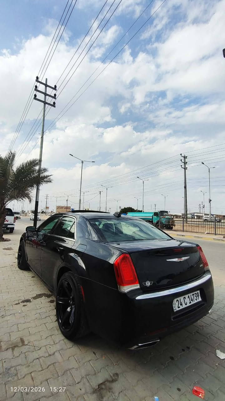 السلام عليكم
‏‎ لـلـبـيع  
كرايسلر اوباما ( تو ويل ) 
الموديل           — 15
فئة.                 —  سيه
حجم المكينه   — 3600/ 
‏‎‏‎اللون               —  اسود    
‏‎‏‎
‏‎‏‎المواصفات 
‏‎‏‎- بصمة تشغيل 
‏‎‏‎- بصمة أبواب 
‏‎‏‎-تشغيل عن بعد 
- فتحة سقف ( بانوراما ) 
‏‎‏‎-كشنات جلد 
-كشنات تدفئه
‏‎‏‎

شفتاات بل ستيرن
‏
- ليد نهاري 
‏‎‏
‏‎‏‎-تحديد سرعه 
‏‎‏‎-كا. مره خلفيه دواره 
‏‎‏‎باقي المواصفات المعروفه 
حادث السياره   + الصفحه شخوط مرشوشه لسونر بل منشور 
السعر 175  اوبيه مجال 
‏‎‏‎رقم السياره    —  دهوك لسنويه يل 28  لسو
مكان لسياره نجف  الرضويه رقمي ***********
