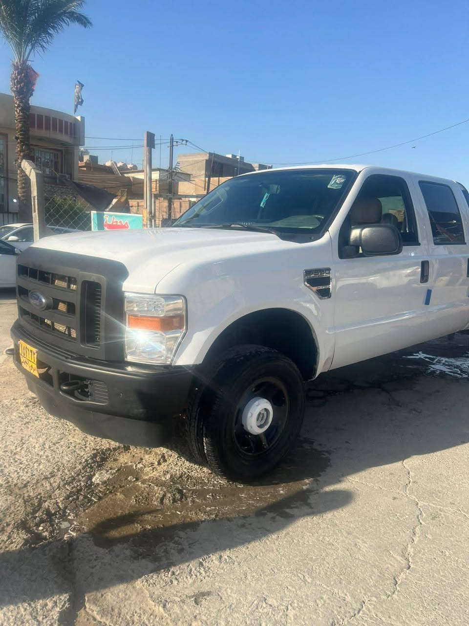 سلام عليكم للبيع فورت 2012 ..F350
ادوات 
 نضافه مثل الصور سيارة جديدة مكينة كير كفالة 
السعر 70 بيه مجال شي بسيط
مكانها بغداد الامين الثانية ***********
