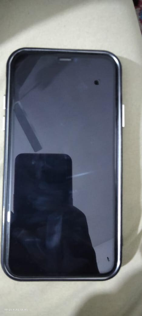 سلام عليكم 
ايفون ١١عادي 
جهاز بعده جديد ابلادي 
نضافته ٩٥٪؜
بطاريه ٧٣
سعره خاص او رقم
***********
