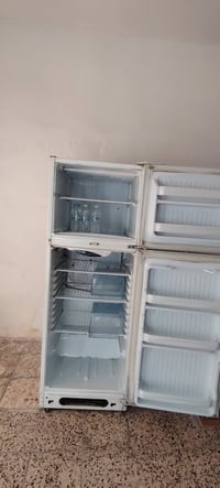 ثلاجه للبيع التواصل عله هاذه الرقم ٠٧٧١١٦٢٤٠١٩