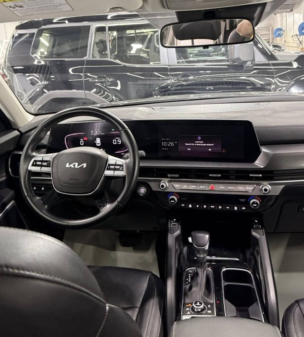 فول مواصفات
السعر اكتب رقم 1 ويصلك السعر عالخاص
كيا تيلورايد EX-X 
مواصفات سلايت رادار امامي - تشغيل عن بعد - مرايات شفط - اشاير بالمرايا - ويل كب حجم 20 - حساسات خلفية - كشنات جلد لون ابيض  خاص بالفئة X LINE - لايت امامي خلفي LED - تدفئة تبريد بالكشنات - شحن لاسلكي - وضعيات قيادة - سستم صوت HARMAN - كشنات متصل - السيارة فئة خاصة X LINE تختلف من الشكل الداخلي والخارجي عن الفئة العادية وبيها هواي مواصفات بعد
قطعتين كلير امريكي وبيها بارد
عنوان السيارة اربيل شركة حسين
للاتصال ..***********..***********
