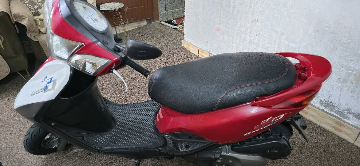 سلام عليكم اخوان دراجة بريز بغبغاء جديدة مال رامبة ماشية ٢٥ الف حقيقي لون احمر طماطه دراجة مكفولة كفاله عامه برغي واحد مامفتوح بيهة ويجي ويها كفر اممي ابيض والاحمر موجود مكاني الزعفرنية للاستفسار ***********
