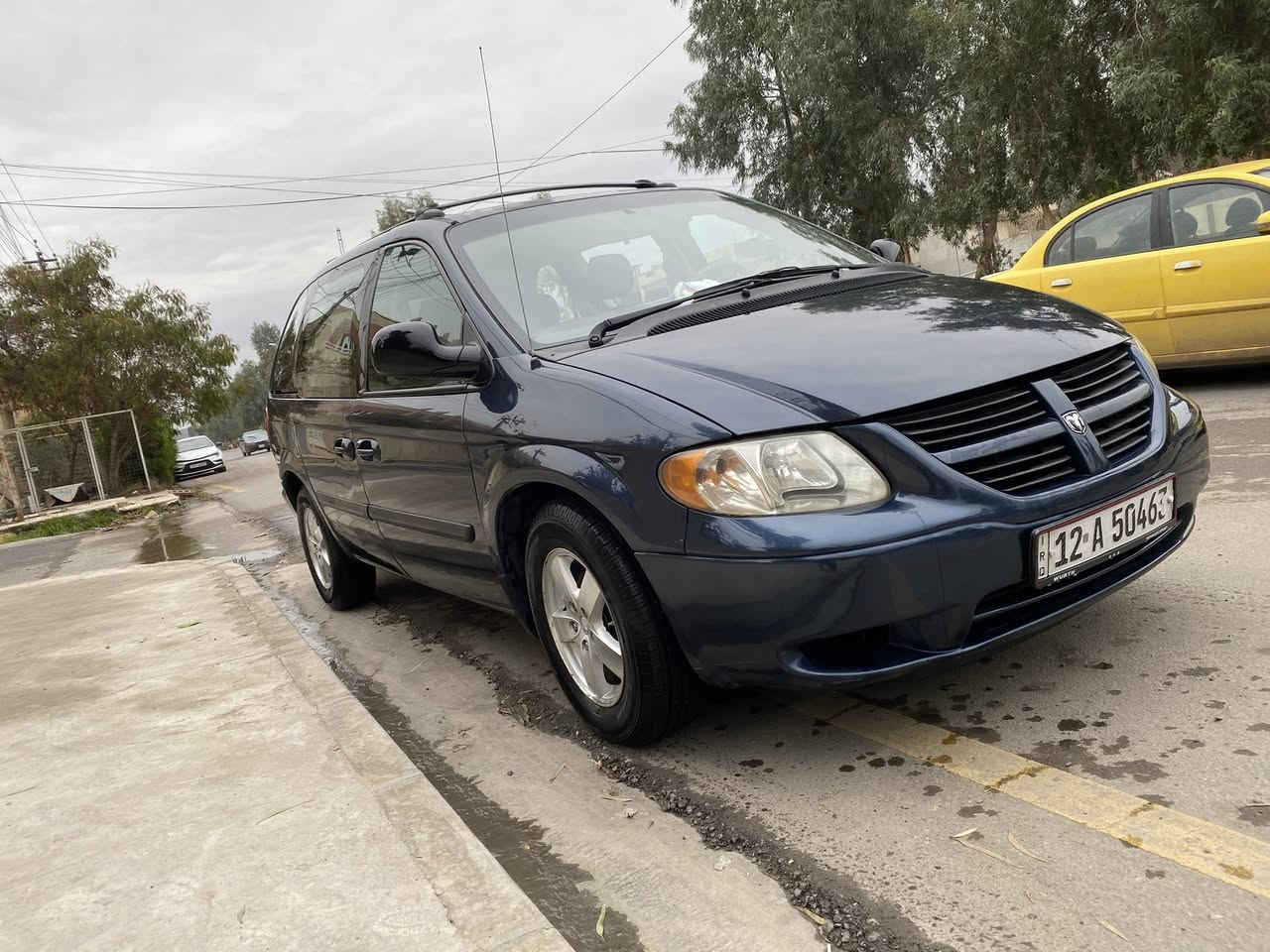 السلام عليكم ورحمة الله وبركاته للبيع دوج كرفان موديل 2007كير محرك شرط كوبون بانزين بيها تبريد تدفئه شغاله سياره جاهزه ع اخر مكان السياره حي الحدباء السعر 87وقابل للتفاوض ***********
