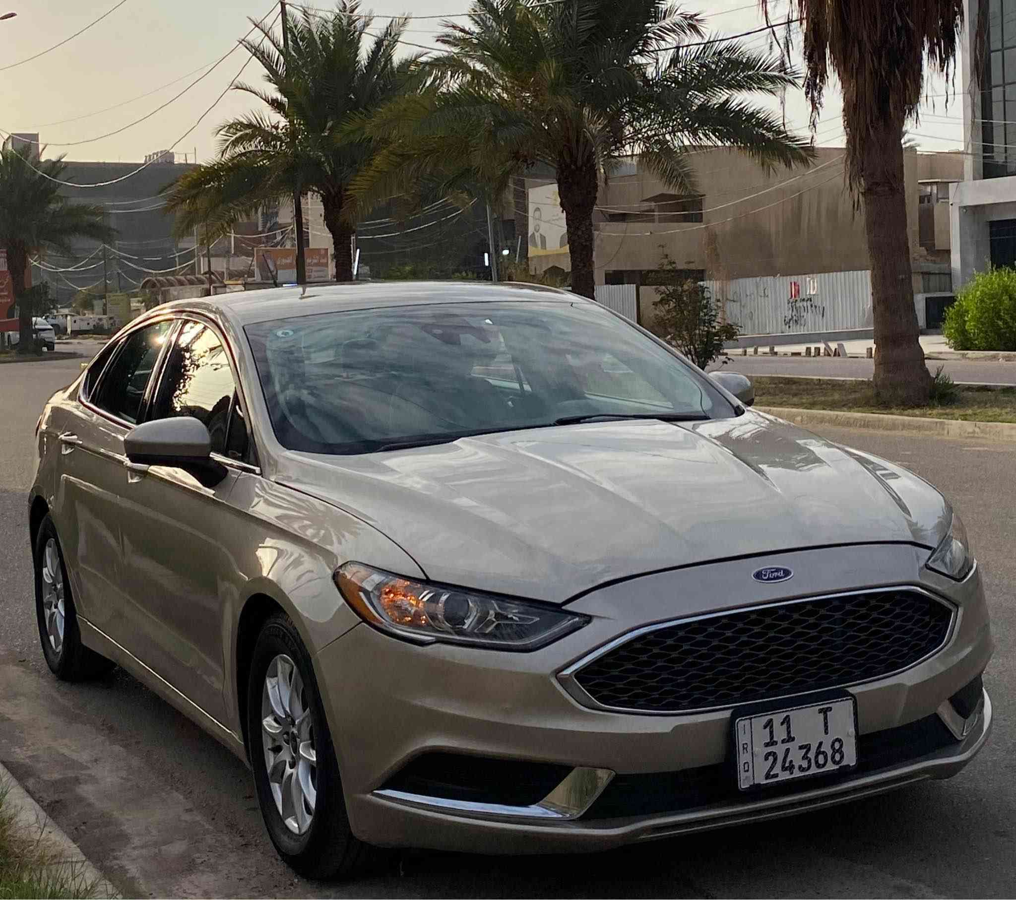 السلام عليكم للبيع فورد فيوجن 2017 وارد امريكي حادث خلفي بدون دواخل ٣ قطع صبغ مواصفات ( محرك 2.5 تنفس طبيعي المرغوب - كير ماوس - بصمة - بكلايتات لد - كامرة دوارة + شاشة وسط بلوتوث - ويل كب حجم ١٦ - تحكمات ستيرن جهتين - هاند بريك بصمة ) وباقي المواصفات المعروفة 
محرك وكير ممفتوحات 
صدر وتخم تاير جدد 
السيارة جاهزة بدون اي نقص 

رقم بغداد ب اسمي هزة وسنوية وارقام كلهن جدد

السعر 109 ورقات وبيها مجال 
 للاتصال *********** بغداد, العراق
