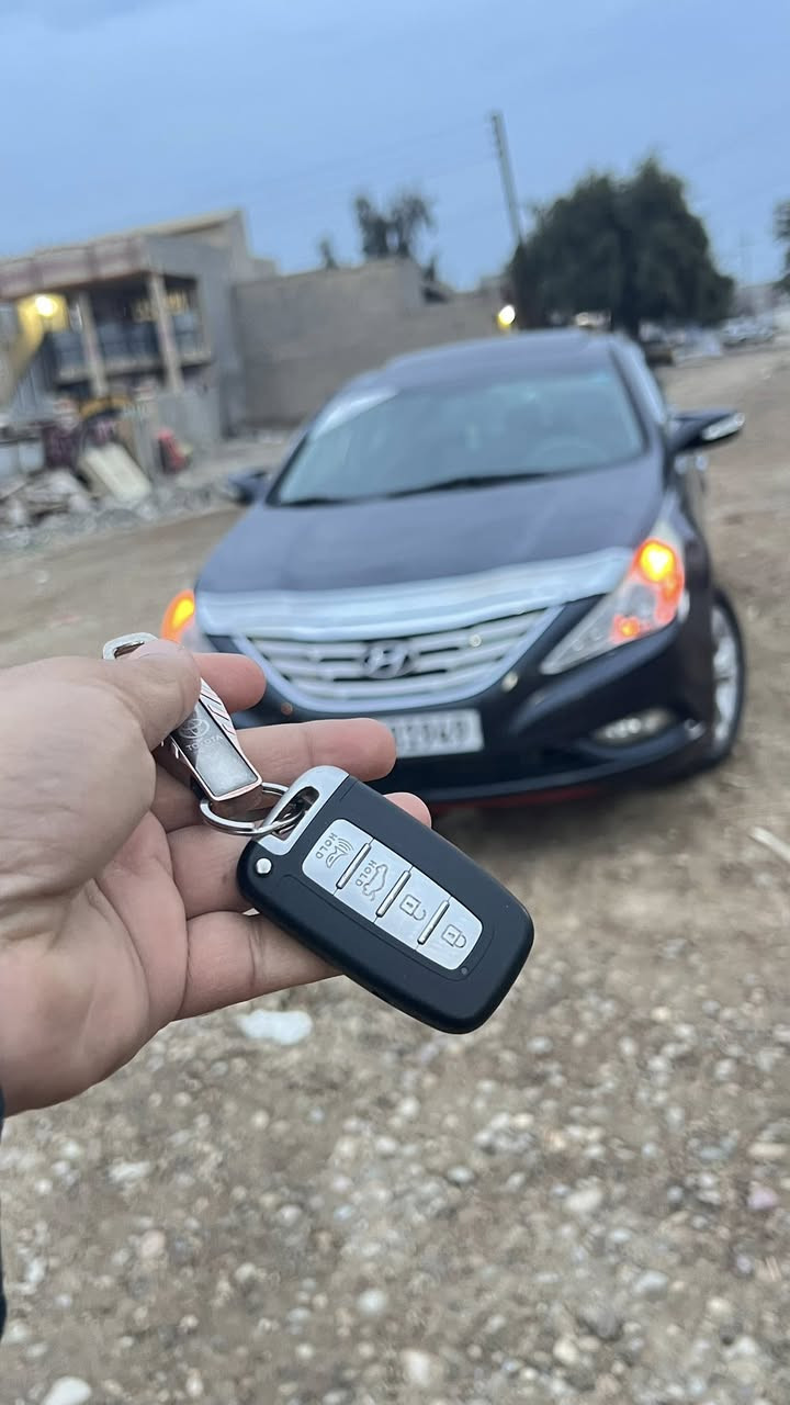 السلام عليكم سوناتا 13  كلين بدون صبغ فول مواصفات رقم بغداد بسمنا
سوناتا ٢٠١٣ مكفوله وارد امريكي بغداد دولي فول مواصفات مكينه ٢٤٠٠ صدر خير من الله تبريد ثلج ماشيه ٨٧ حقيقي    سعرها ١١٠ بيها مجال
مواصفات 
بصمه 
شاشه
كشنات جلد
فتحه
تحكم جهتين
قطعتين تبريد
كشن كهرباء 
ويل كب
مضخم صوت بلاد
يدات نيكل
تدفئه كشنات
لايت زنون 
*********** مكاني دجيل
