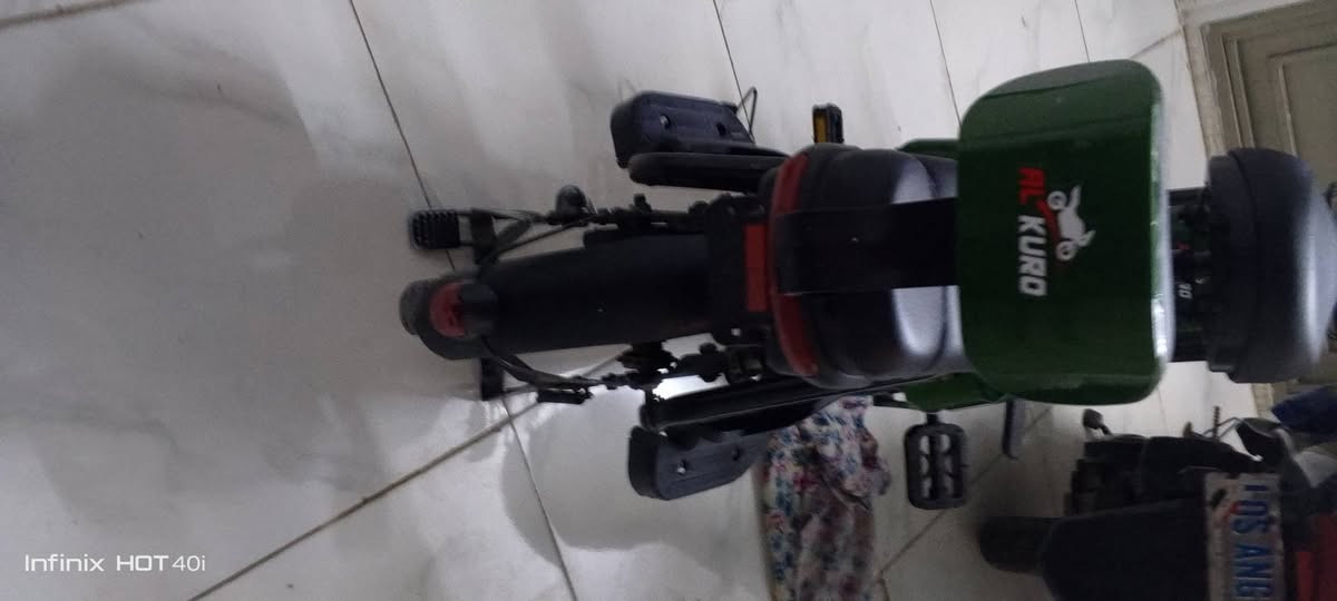 السلام عليكم 
دراجة شحن للبيع 
حجم 20 
تشغيل كارت وبصمة وسويج 
لون زيتوني 
نضام سرقة 
كهربائيات كاملة مابيهة نقص 
ملف 1000w
بصمتين وسويج وكارت
شاشة ايبادة تعرض الاعطال 
4نمر 
سرعة 99بالشاشة 
موديل2025بعدهة جديدة 
سعر 325وبي مجال 
للاتصال ***********وبي واتساب
