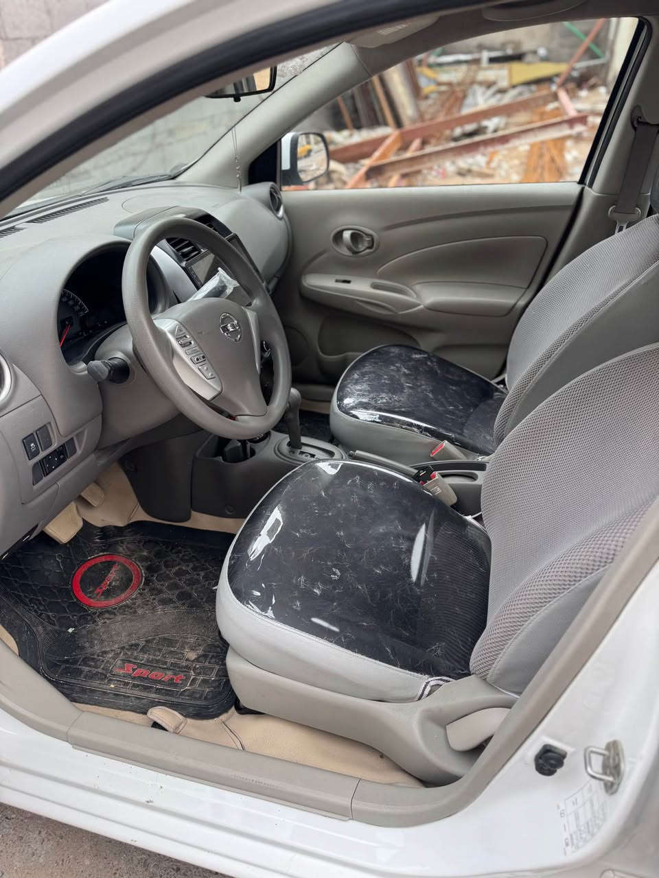 نيسان صني هندي اربيل 2024 تريد تحويل تريد وكاله 
بيه بارد بالجاملق الخلفي ماشيه 15 الف مدوشمه ارضيات وكشنات وصندوك هورن سيدان اصلي على وضع الشركه اخت الزيرو موجوده بالبصرة القبله 
***********
السعر 115 $ مجال قليل البصرة, العراق
