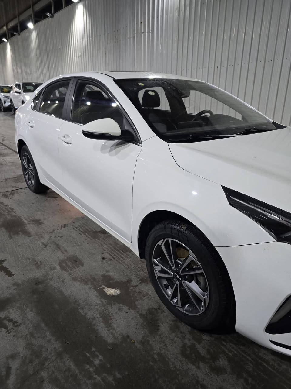 السلام عليكم للبيع كيا k3 موديل 2024 مكفوله كفاله عامه ماشيه 9000 بعداد الزيرو بعدها رقم بغداد باسمي تحويل ثاني يوم السياره بعدها بالكرتون ولا ملاحظه بيها رايدها ب150 للاستفسار الاتصال ***********
