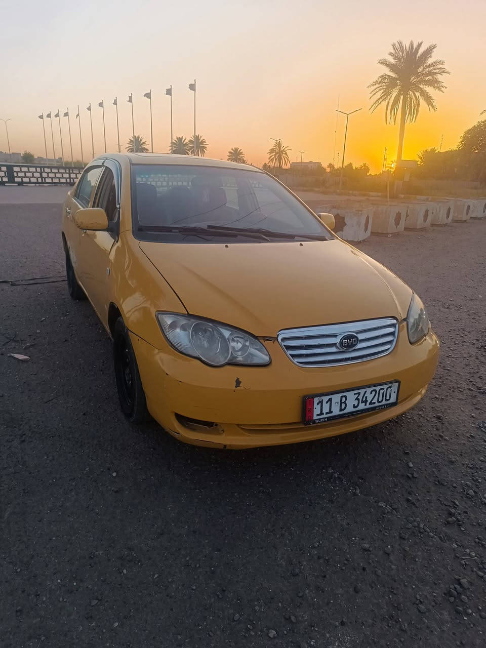 السعر39 بيهه مجال قليل كلش حك الجيه مكاني بغداد ***********
سلام عليكم اخواني الكرام بي واي دي اف ثري موديل 11 سنوي أو رقم جديد مصفره هيئه أو غرامات السياره جاهزة بوجهك للشارع تعمير جديد كله أصلي وكالة مكينه أو كير بل كارتون  تبريد ثلج منضومه جديد بعدهه بضمان صدر أمامي خلفي كله جديد تخم تاير أو تخم ويل جديد مع صبغ حراري درجه اوله كهربائيات كلهه شغاله باتري جديد السياره حلو أو متعوب عليهه هواي تخيل صرفت عليهه سعر سياره بيهه طخه كدام العين سويتهه وسمكرتهه السياره علمود اجهزهه للصبغ بس من وصلت للصبغ خلصت فلوس 😅 للعلم إني متفق ويه الصباغ حته على الفلوس المهم السياره جاهزة بنسبة 100/90 عوزهه فقط صبغ الله شاهد تعبان عليهه حيل وبل عافيه على ياخذهه
