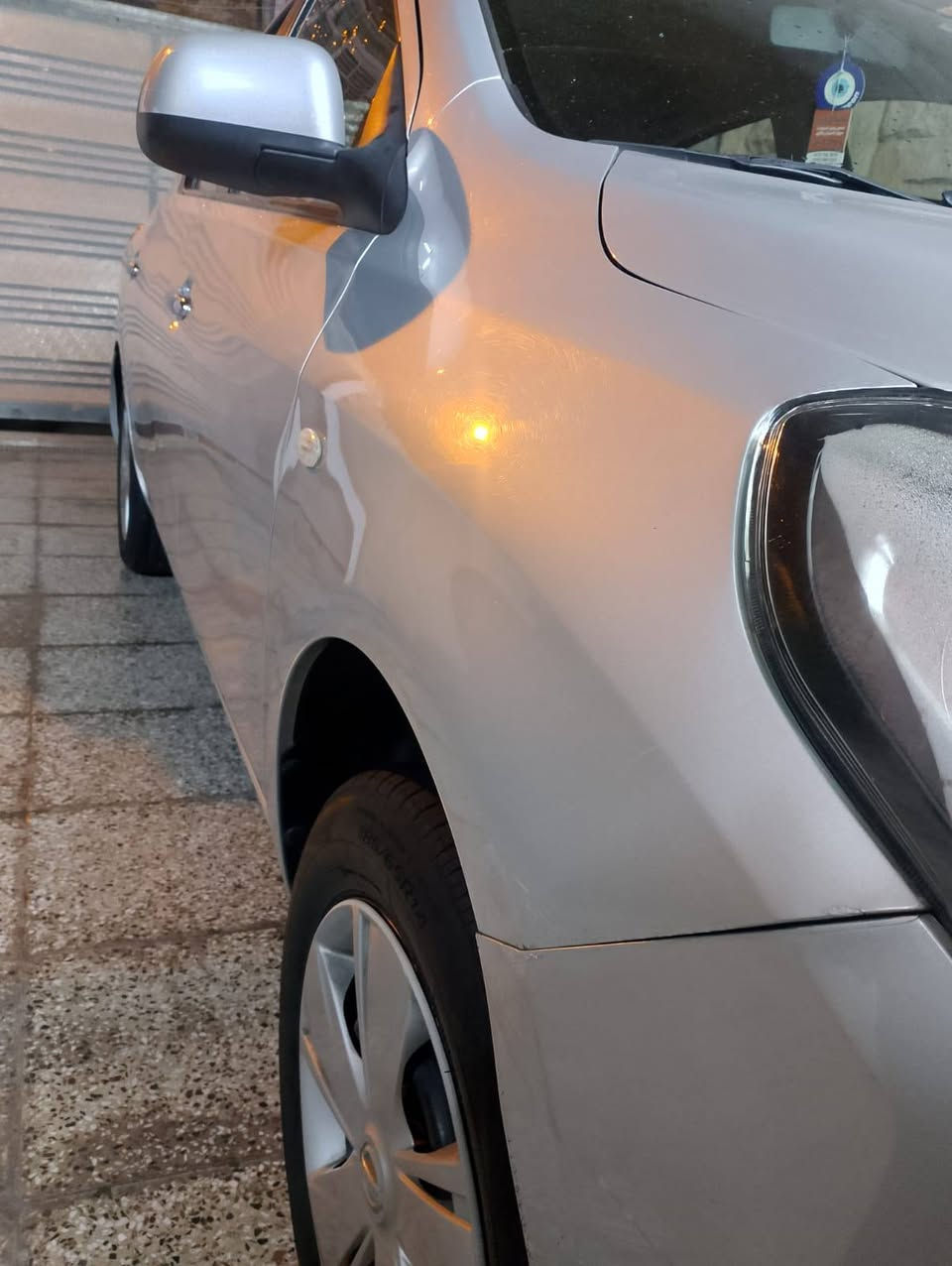 السلام عليكم 
للبيع نيسان سني 2019لون رصاصي
هندي ابو الأبليته الزركه 
رقم سليمانيا الدولي الأنكليزي 21 
استلام شركة السور العراق 
السياره مكفوله كفاله عامه من الضربه والصبغ
السياره بعده كله على وضع الشركه ما مبدل بيه اي شي
الكير والمحرك مكفولات 
تبريد تدفئه كله شغال 
صدر امامي خلفي جديد تخم تايرات  
السياره جاهزه وبدون مصرف وسونارها مع الصور 
ومواصفاته مال السني المعروفه نص فول 
السياره بغداد حي الجهاد والوكيل موجود شرط التحويل   السعر ١١٠$ 
***********
