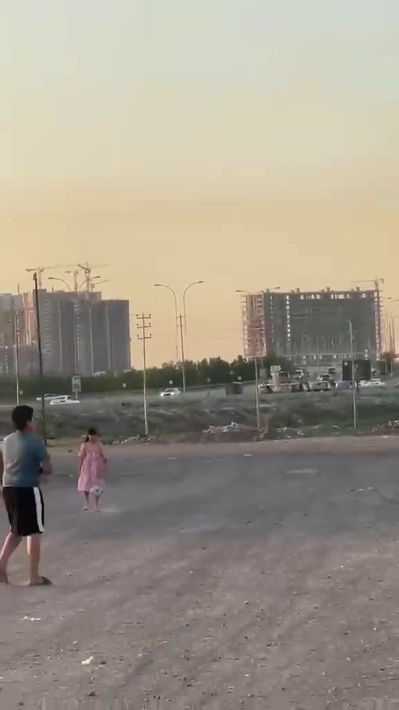 بيت طابوصرف مقابيل السريع الجديدالحافات كراره200متر5غرف نوم صاله استقبال مقابيله تشجير للأستفسار الأتصال علا الرقم***********
