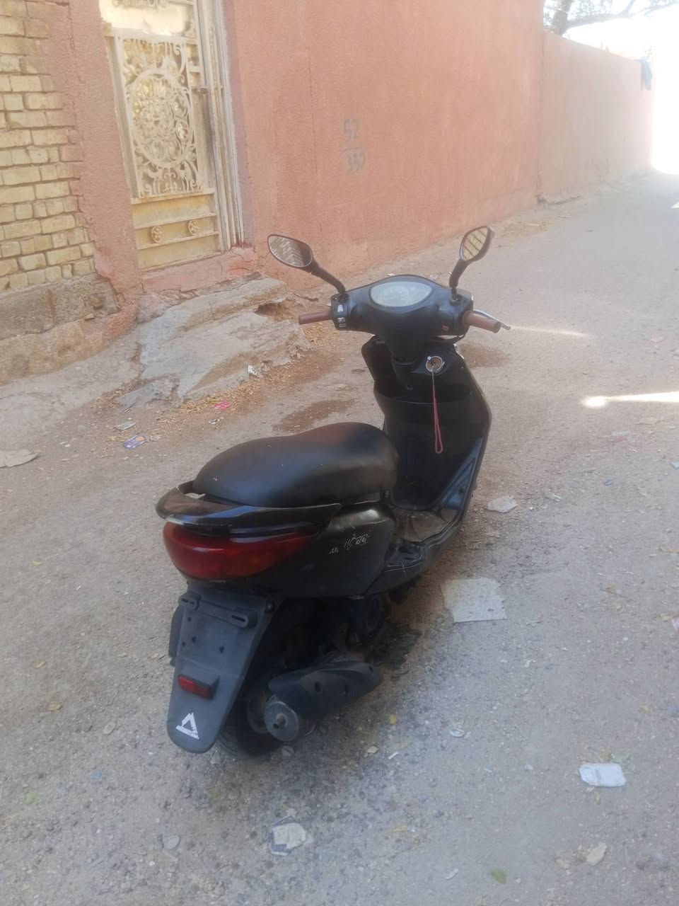 دراجه بريز لايت عالي نوزل نظيفة  سلف هندر كهربائيات كلها شغاله سكليتر خطين  مكينة بلاديه ناعمة اورقها كامله مكاني الشعب سعرها 500 التليفون ***********
