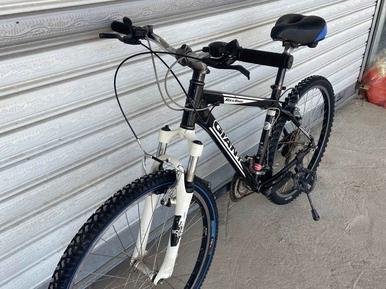 باسكل معروفه ماركه GIANTحجم 26  كلشي شغل نطي سعر باسكل بس لا تكسر بي   دبل شغل
كشن طبي ابو لايت بريكات خلفي امامي كير هم خلفي امامي  كله تايرات جديده نضيف شغل مكان بغداد حي جهاد او رضوانيه


**إذا كنت صاحب هذا الإعلان وتريد حذفه لأي سبب، رجاءا أرسل رسالة إلى الدعم الفني**