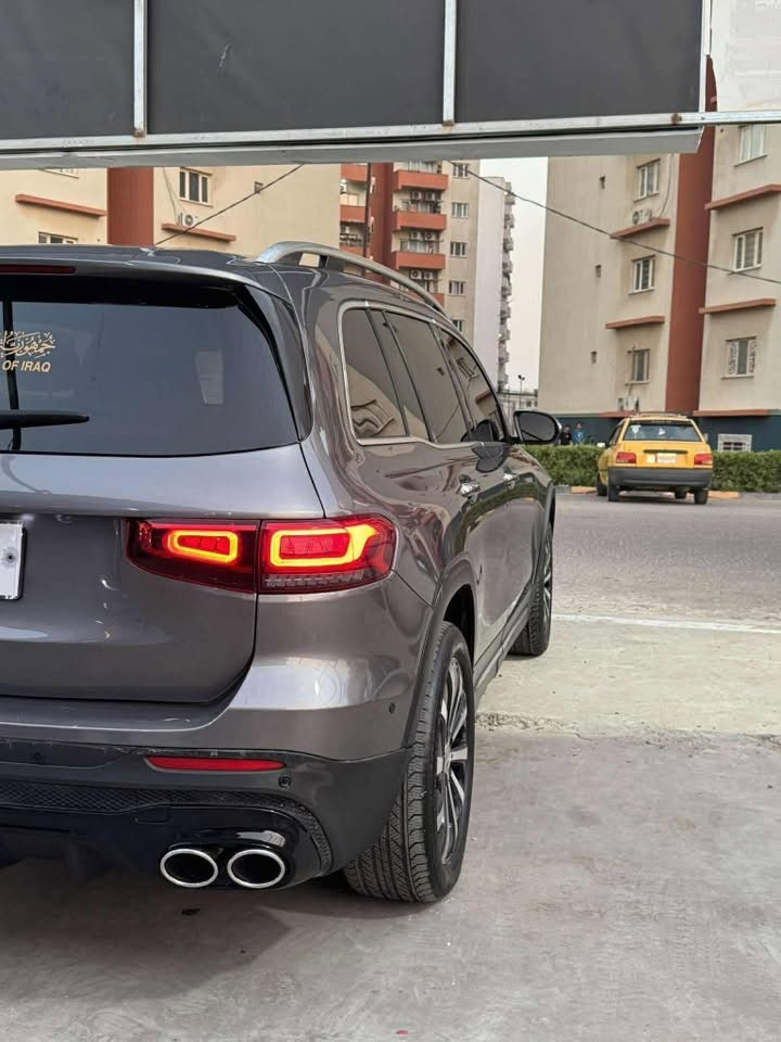 للبيع او مراوس
MERCEDES-BENZ GLB250 2023 
ماشيه8000 الف كم
حجم المحرك 2000 تيربو 
قوة الاحصنة 306 حصان 
نظام التحدث مع السيارة 
نظام مساعدة القيادة: الذكيه 
 نظام معلومات حركة المرور المباشرة  
دخول ذكي من كل الأبواب 
شحن لاسلكي للهاتف  
مجموعة الاتصال حجرة الأمتعة  
 AMG عجلات 
الحزمة الليلية (AMG) أسفل الأبواب 
 مجموعة أدوات إصلاح الإطارات
5 كاميرات مع كاميره دواره 360 درجه 
شعار AMG أسفل الأبواب الاماميه ليلا 
ناقل حركة مزدوج 8 سرعات 
بدون ايرباك

السياره بعدها فحص موقت واي محافظة تترقم عادي 

260 الف دولار وبيها مجال اتصل ***********
