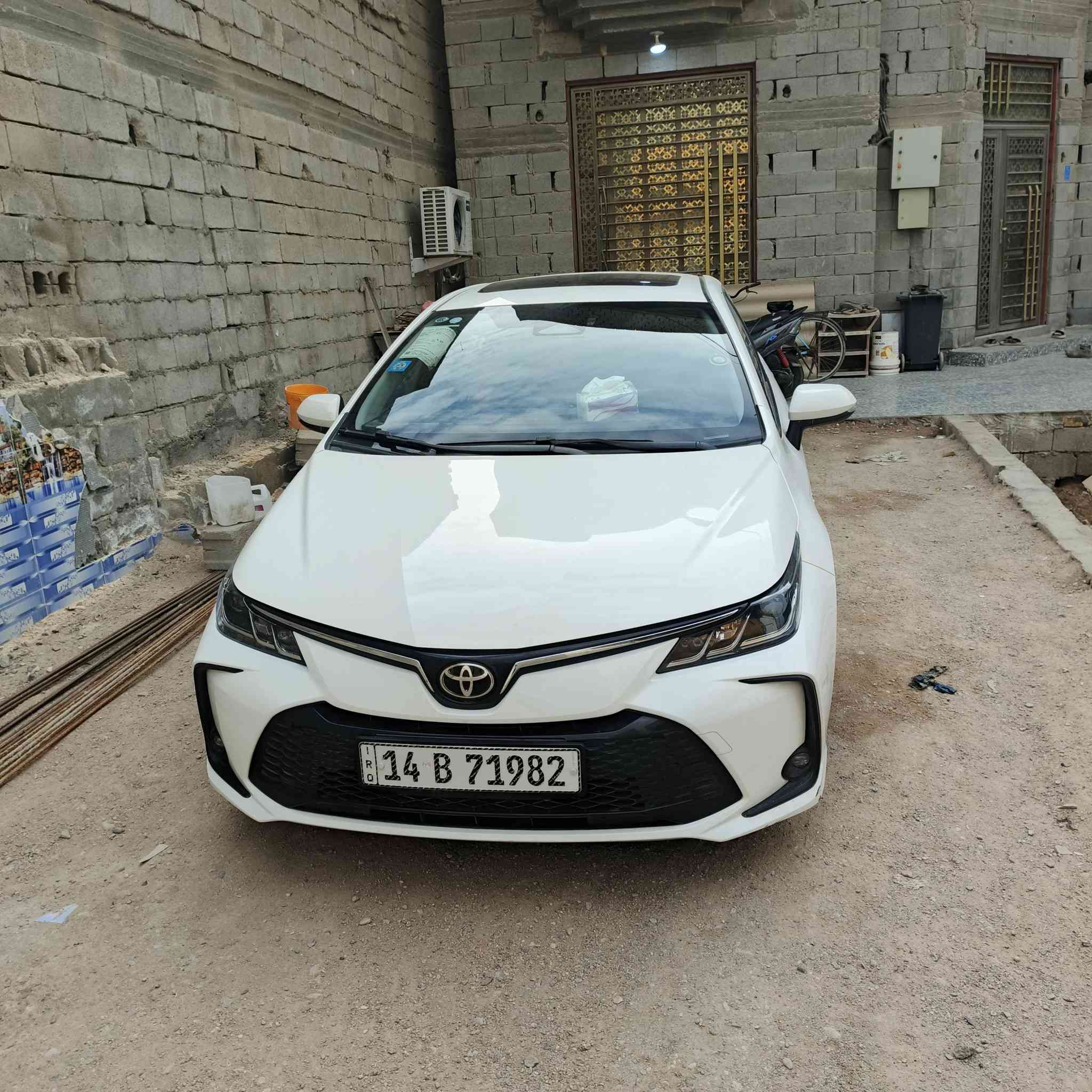 السلام عليكم
كورلا هايبرد25
ماشيه 17
رقم بصره مال اقساط وكاله عامه 
السياره بحالة الوكاله فقط بيها رصعه خفيفه بالصندوگ
السعر 140
***********
